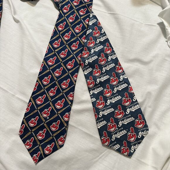 2 RM SPORT CLEVELAND INDIANS MLB PATTERN NECK TIES 1995 1996 100% Silk Tie - Picture 14 of 16